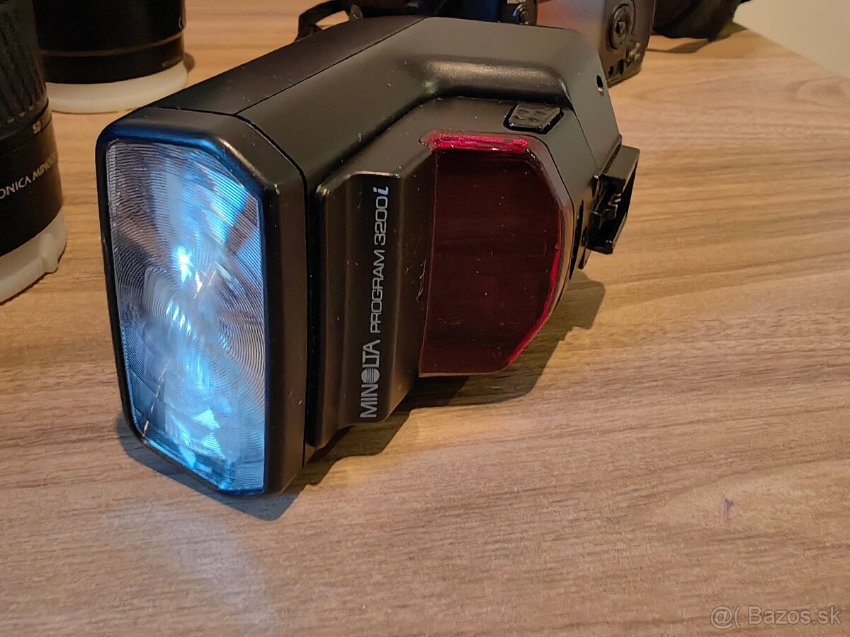 Konica Minolta Dynax 5D dva objektívy + príslušenstvo - 8