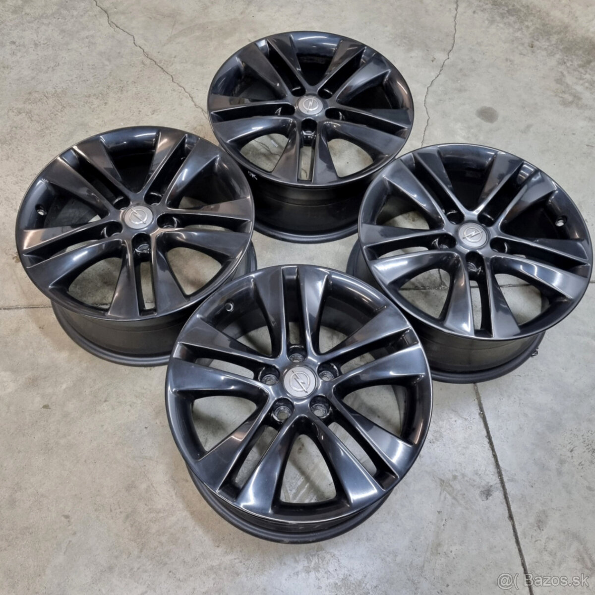 Hliníkové disky 5x115 R18 8J ET46 - 8