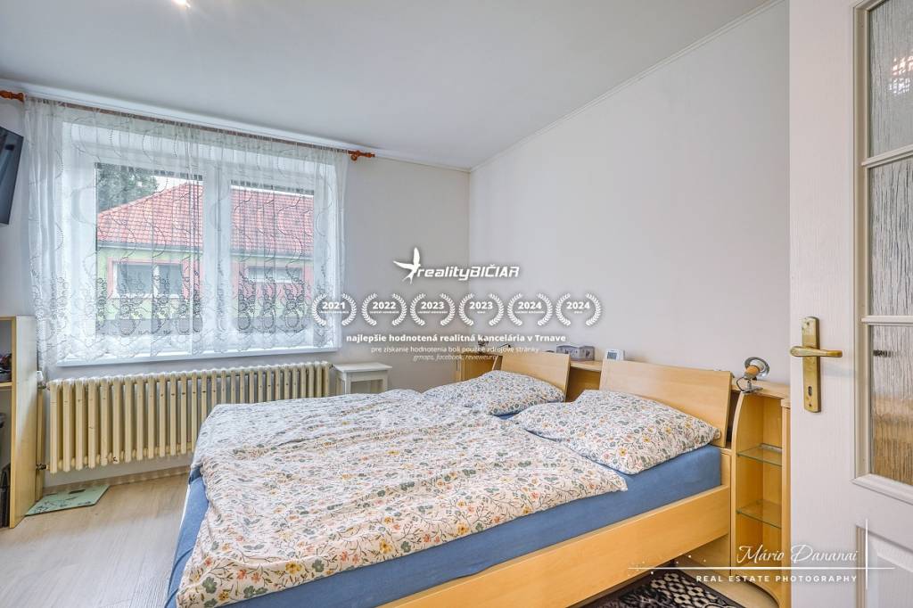 5-izbový rodinný dom s dvomi garážami v obci Špačince - 8