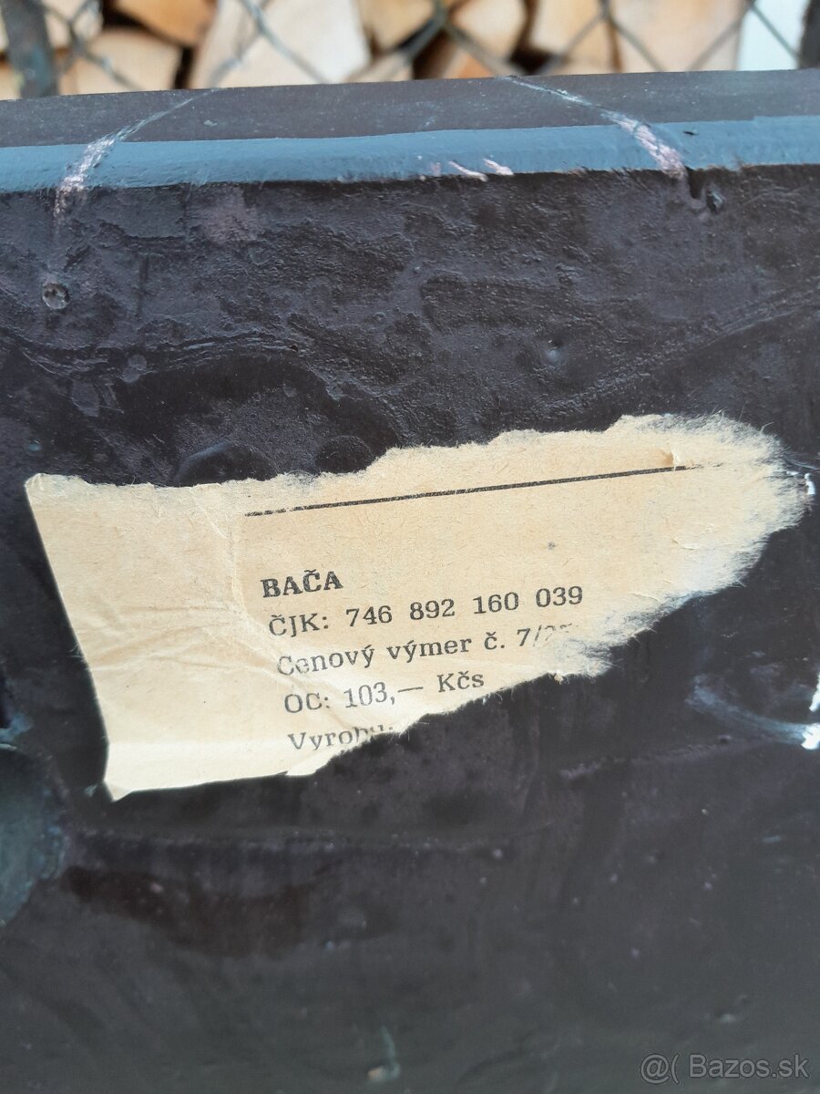 Predám -nástenný reliéf Bača s fajkou - 8