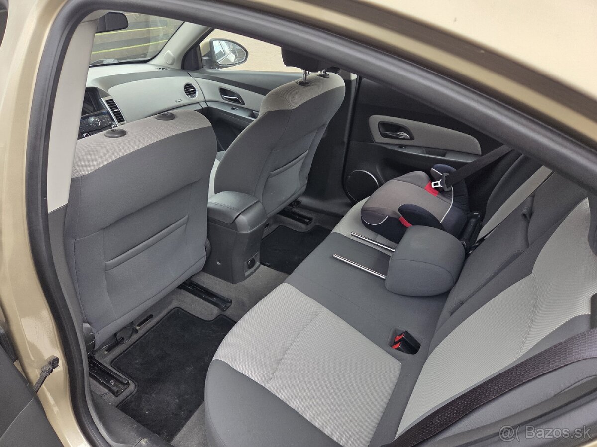 REZERVOVANE Chevrolet Cruze 1,6 benzin, automat - 8