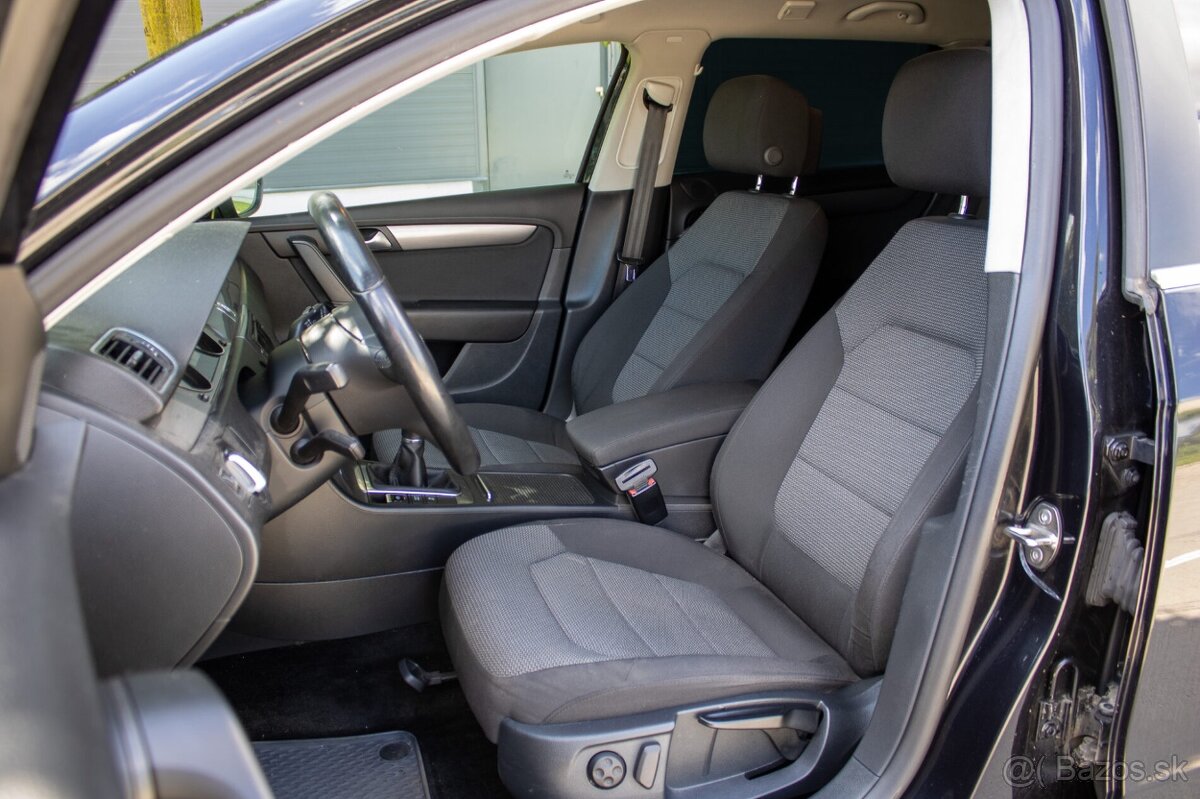 VW Volkswagen Passat Variant 2.0 TDI - 8