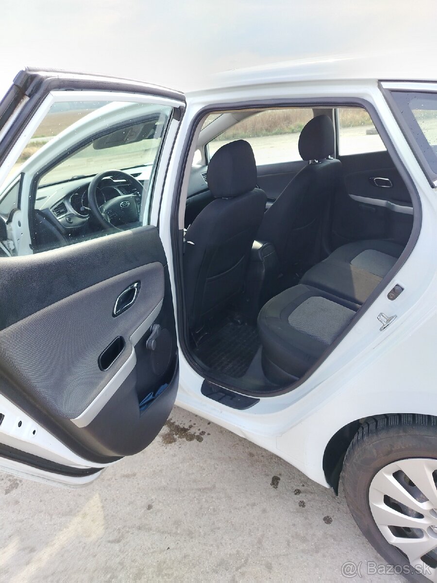 Kia ceed 1,4 benzín - 8