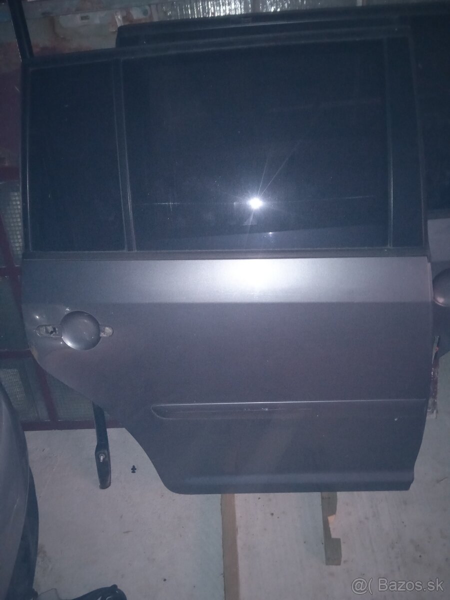 vw touran 1,6 FSI 6rychlostny - 8