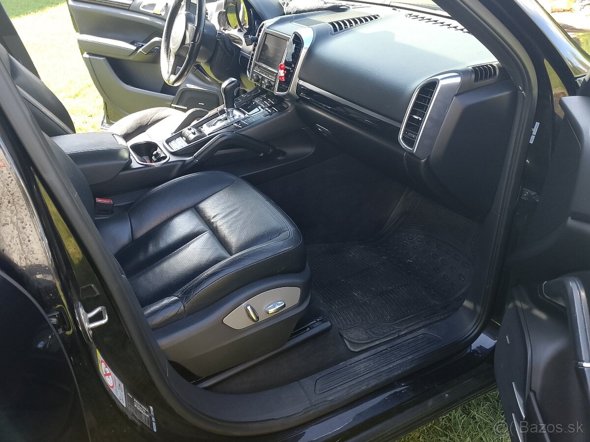 Porsche Cayenne - 8