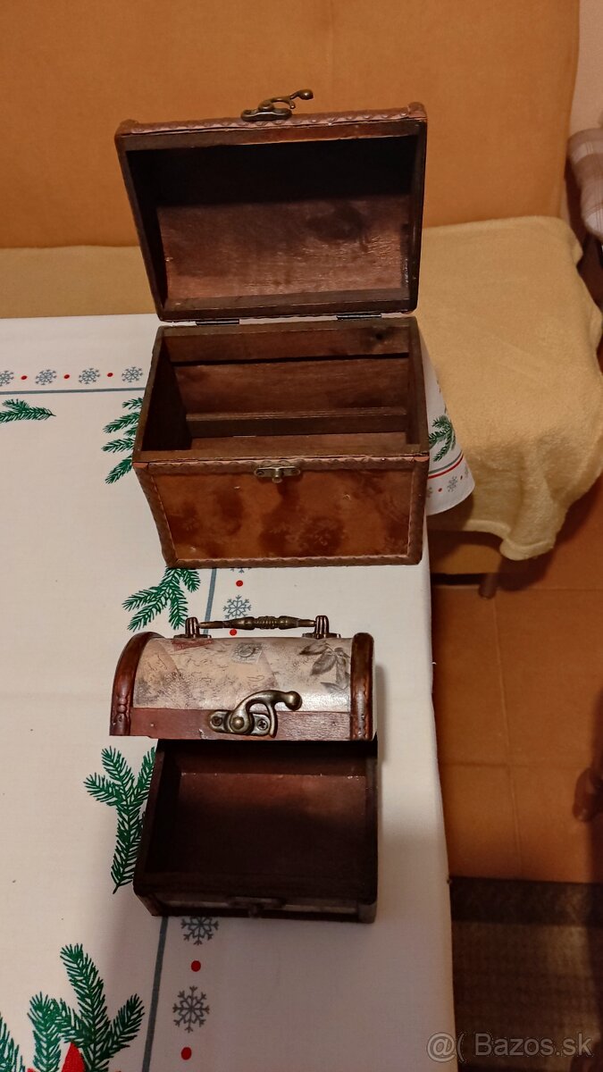 Malé drevené a plastové skrinky šperkovnica - 8