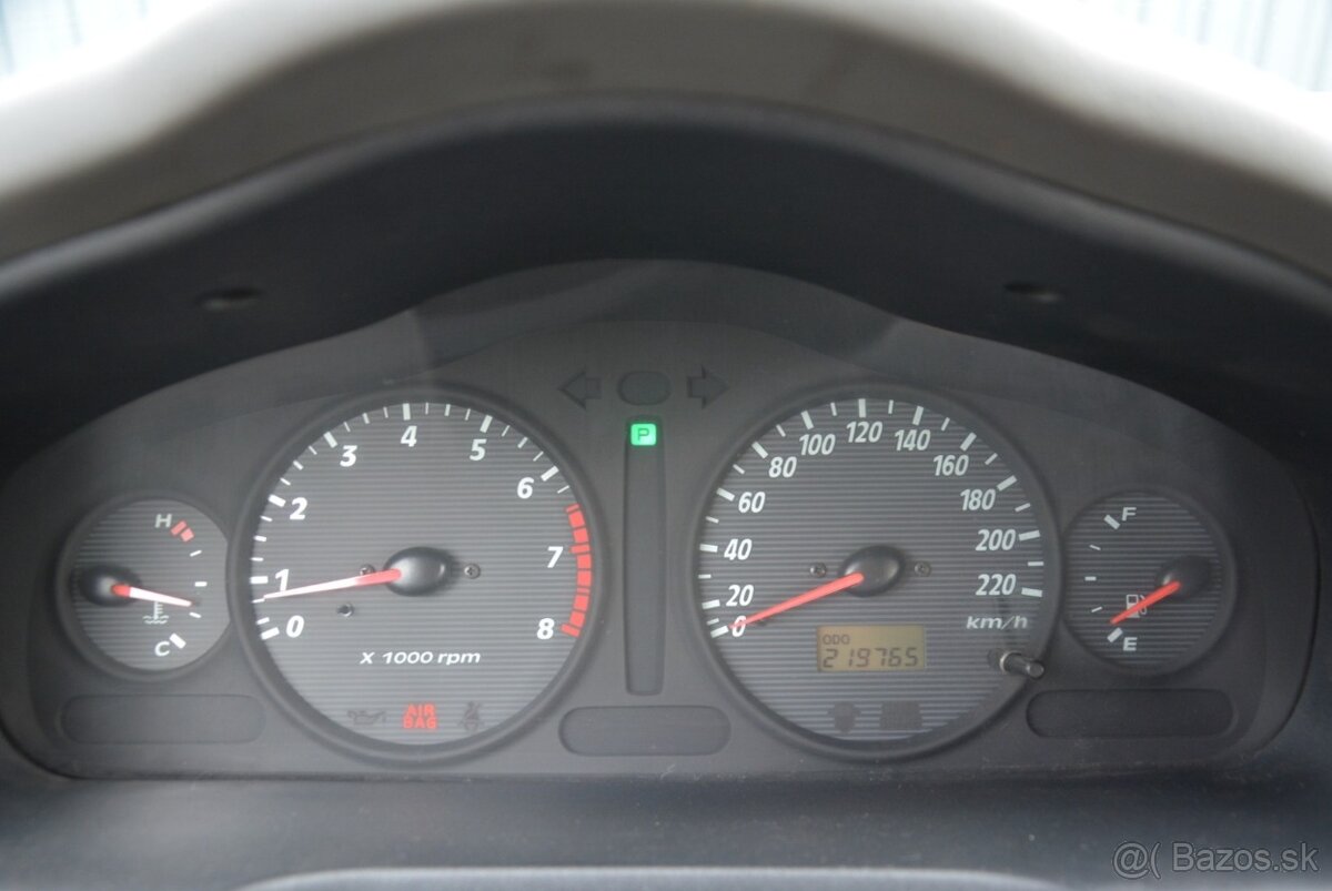 Hyundai Santa Fe 2.7 i 4WD - 8