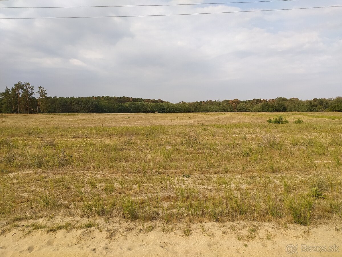 Hľadá sa nový majiteľ jedinečného pozemku v obci Láb. - 8