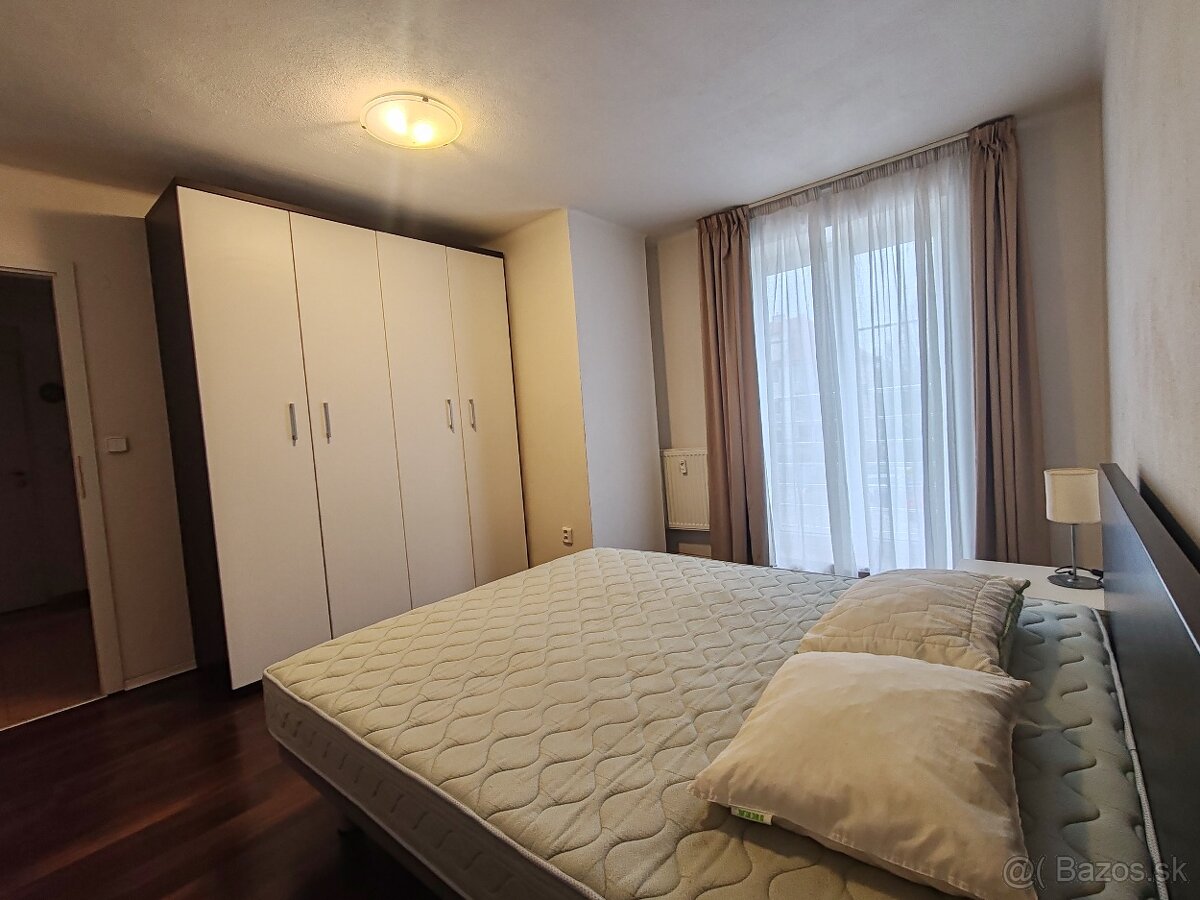 2-izbový byt v centre + parkovanie - 8