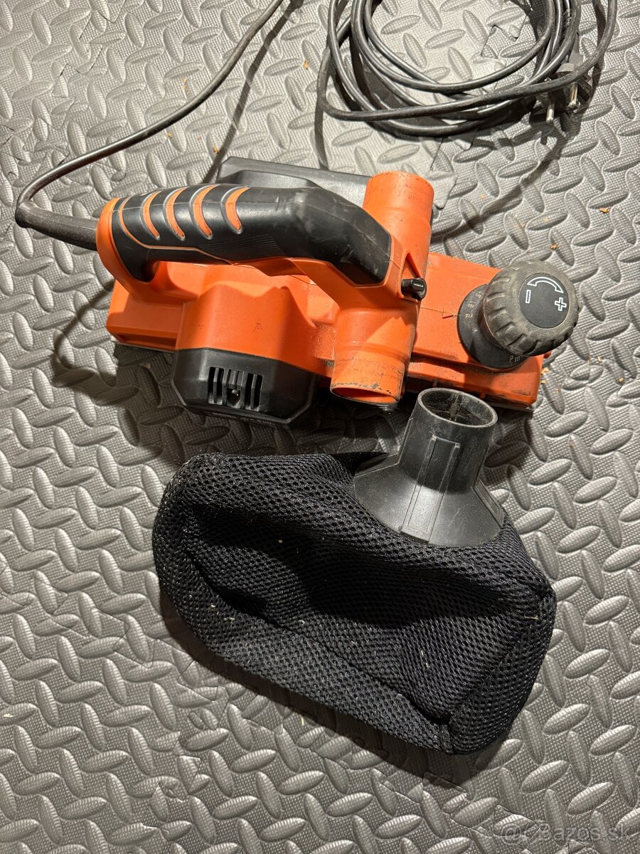 Black+Decker Elektrický hoblík KW750 - 8