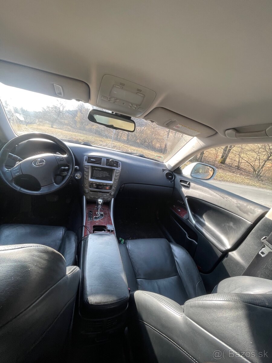 Lexus is250 - 8