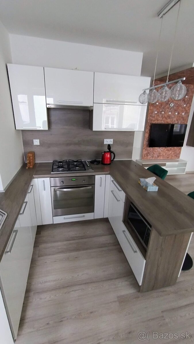 Predaj 2-izbového bytu – Považská Bystrica, Mierová 62 m² - 8