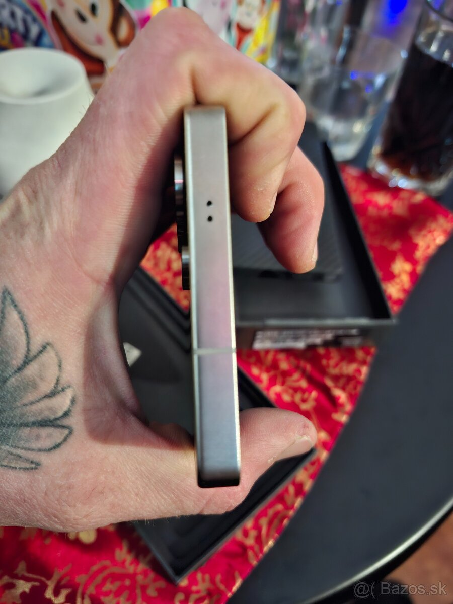 Predám Samsung S 25 ULTRA 12/256 ZARUKA - 8