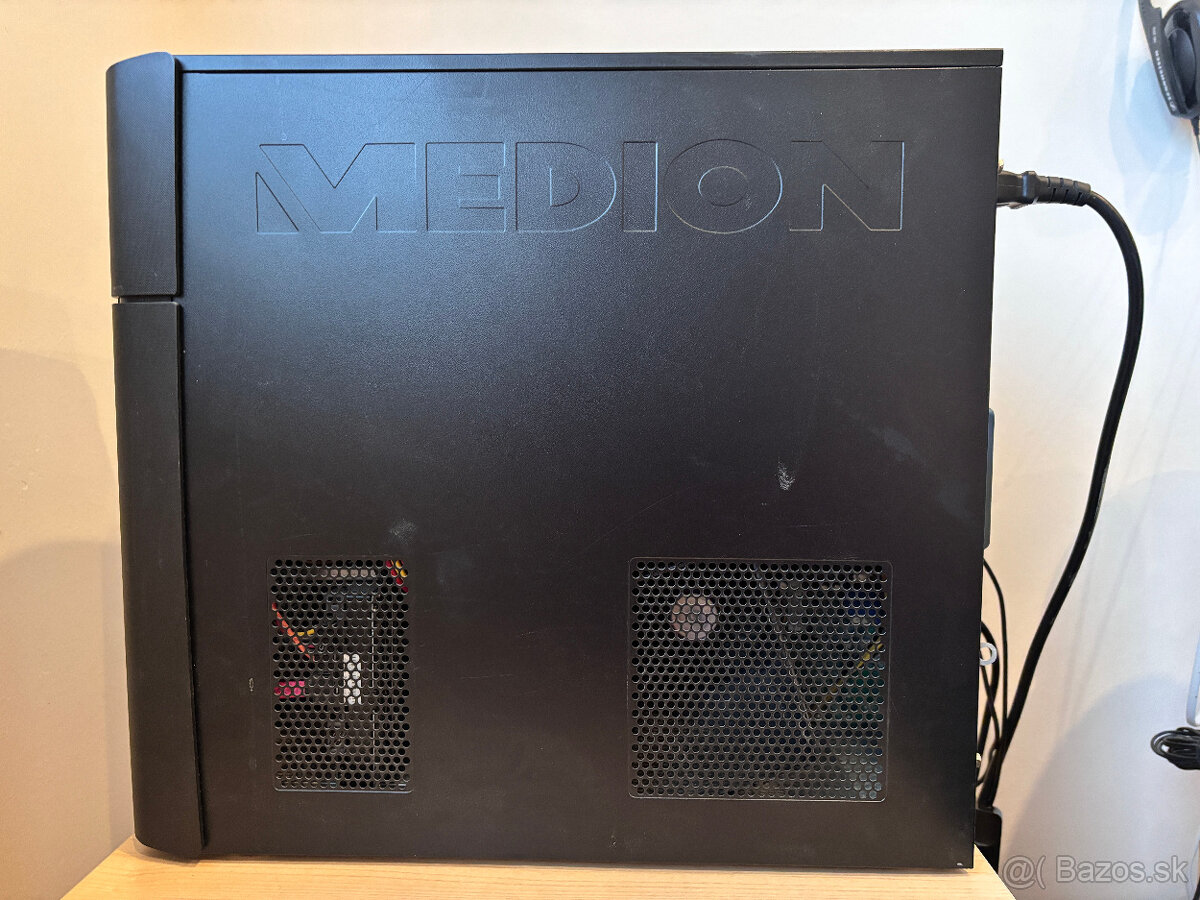 Predám desktop MEDION Akoya P2130 - 8