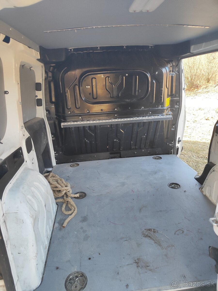 predám Opel Combo - 8