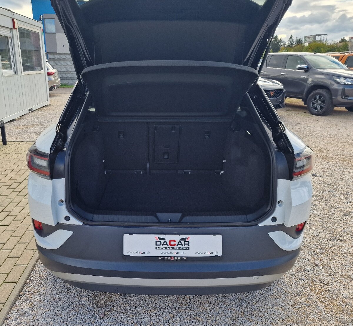 VOLKSWAGEN ID.4 PERFORMANCE UPGRADE 77KWH 1ST - 8