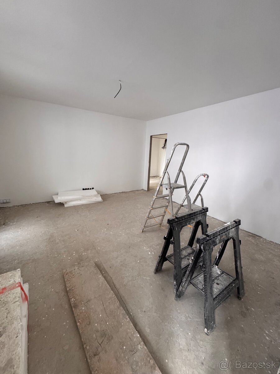 Predaj 4 izbový byt Sídlisko 1. Mája 88m2 s balkónom - 8