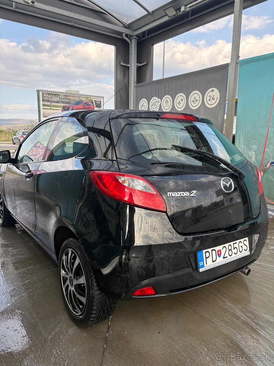 Mazda 2 - 8