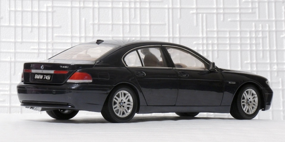 Predám model BMW 745i, e65, mierka 1:18, KYOSHO. - 8