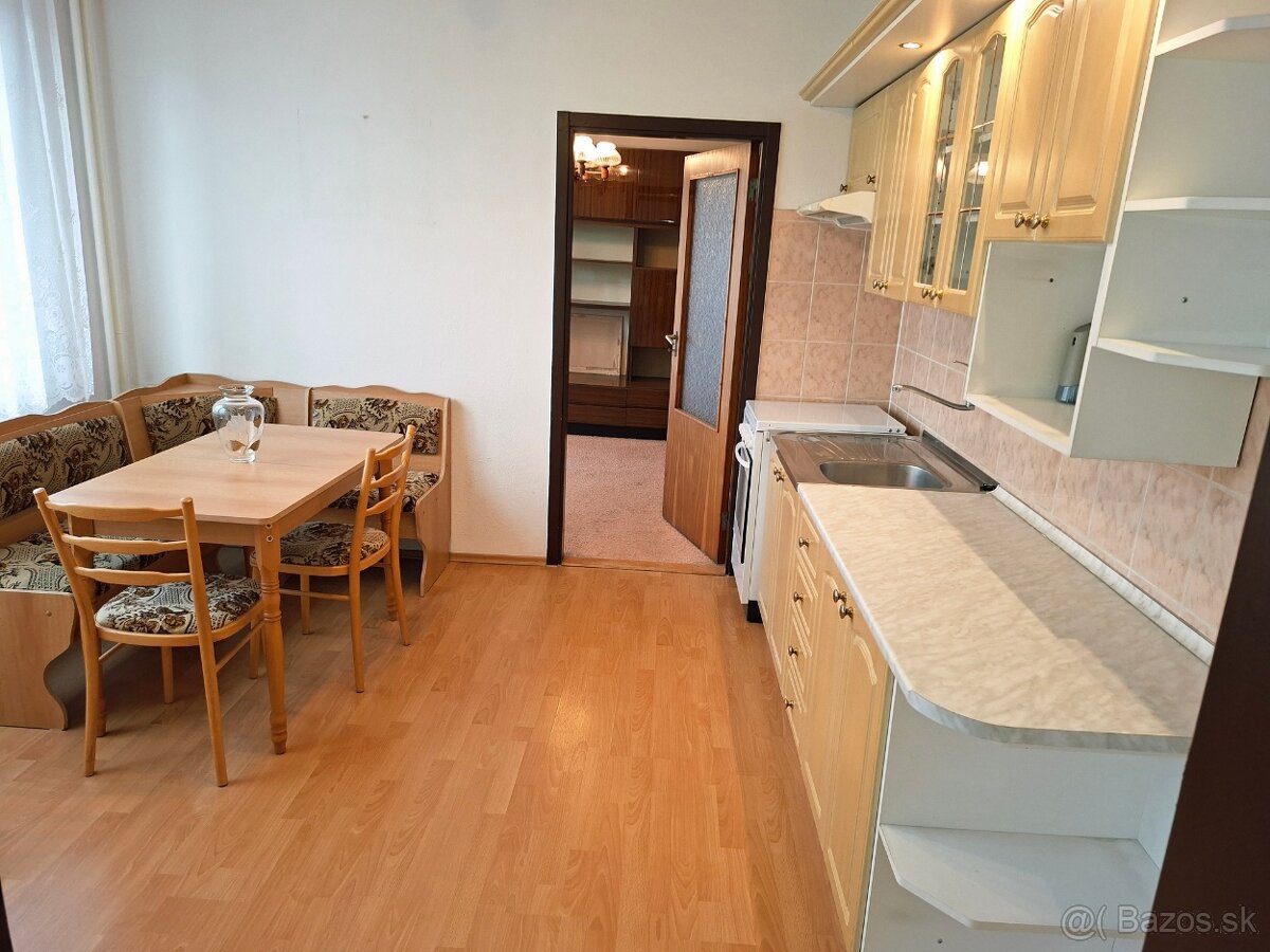 Priestranný 3 izbový byt TN - Partizánska, 79 m2 - 8