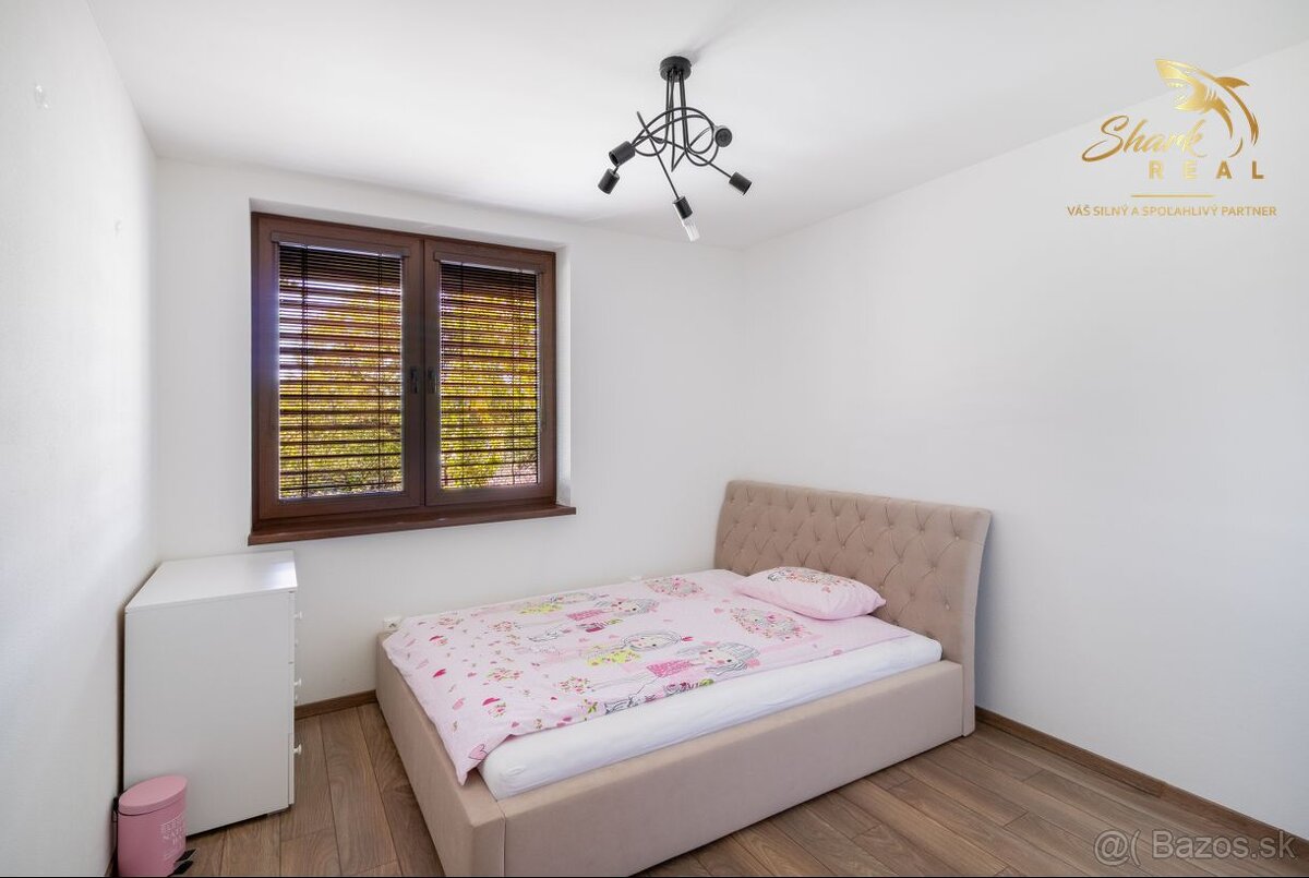 Rodinný dom s bazénom na predaj - 8