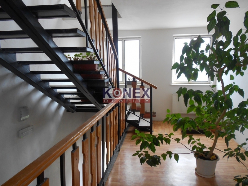 NA PREDAJ Administratívna budova – ul. Stavbárov, Michalovc - 8