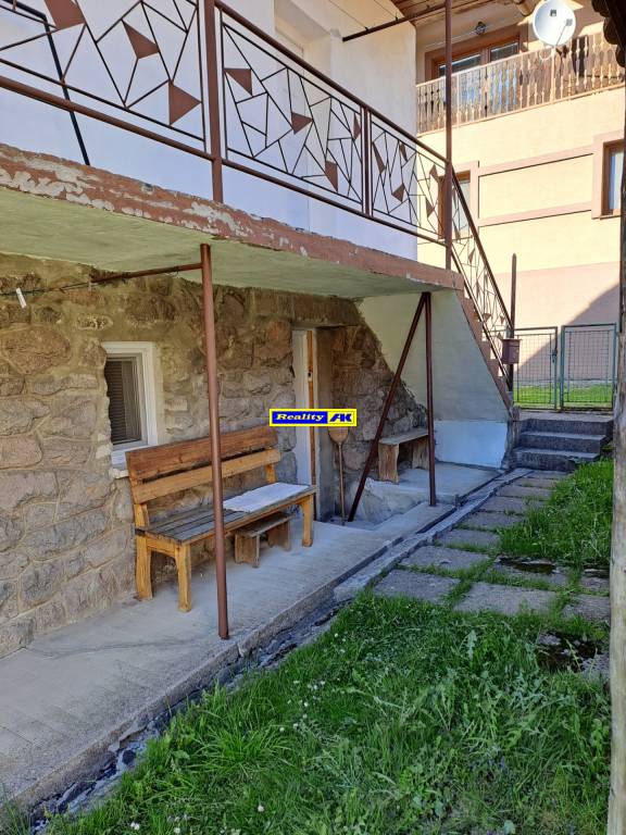 Chalupa rodinný dom v krásnom prostredí obce Turček - 8