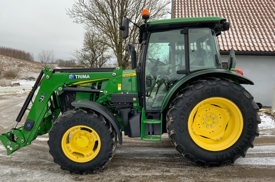 Čelný nakladač trima NOVÝ John deere - 8