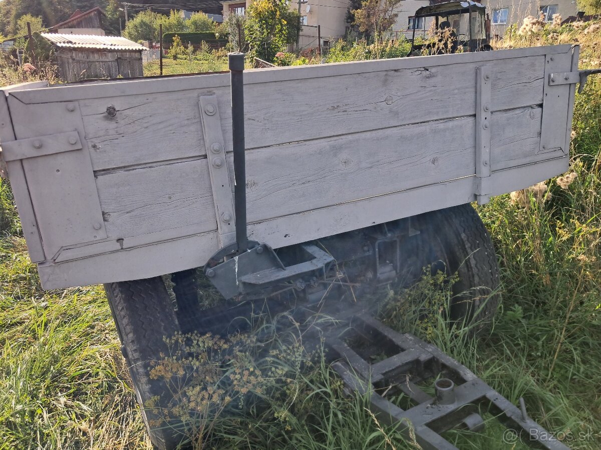 Vyklapacia vlecka - 8