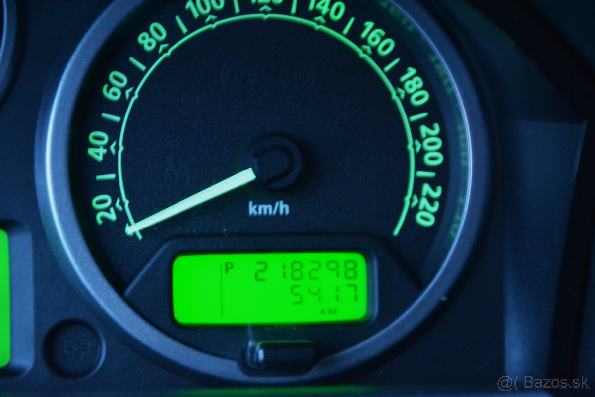 Land Rover Discovery 2.7 4×4 TDV6 HSE A/T - 8