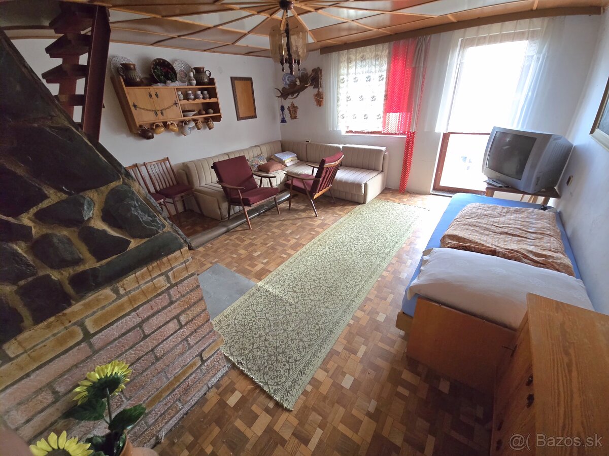 Lukratívny Pozemok 512m² s Murovanou Chatou v Rači pod Lesom - 8