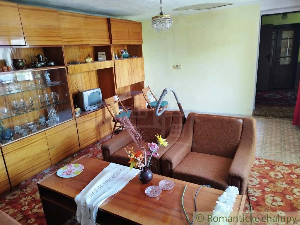 Priestranný dom s veľkou 1767 m² záhradou pre mladú rodinu - 8