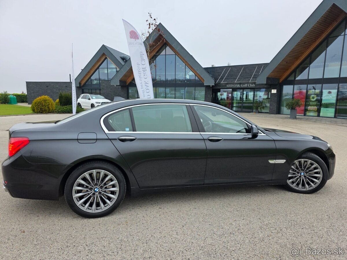 BMW 750XD LONG 4.4i 300 kw - 402 HP Nová STK/EK - 8