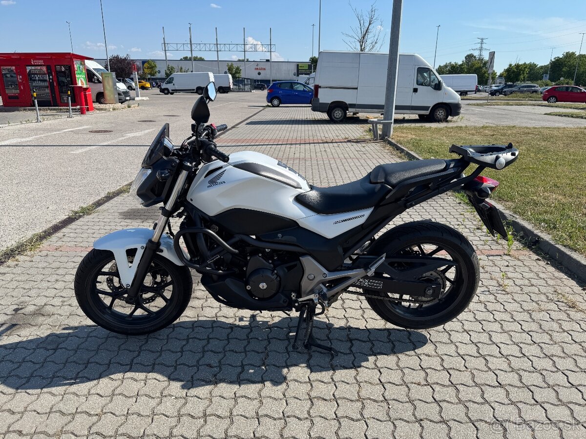Honda NC750S DCT - 8