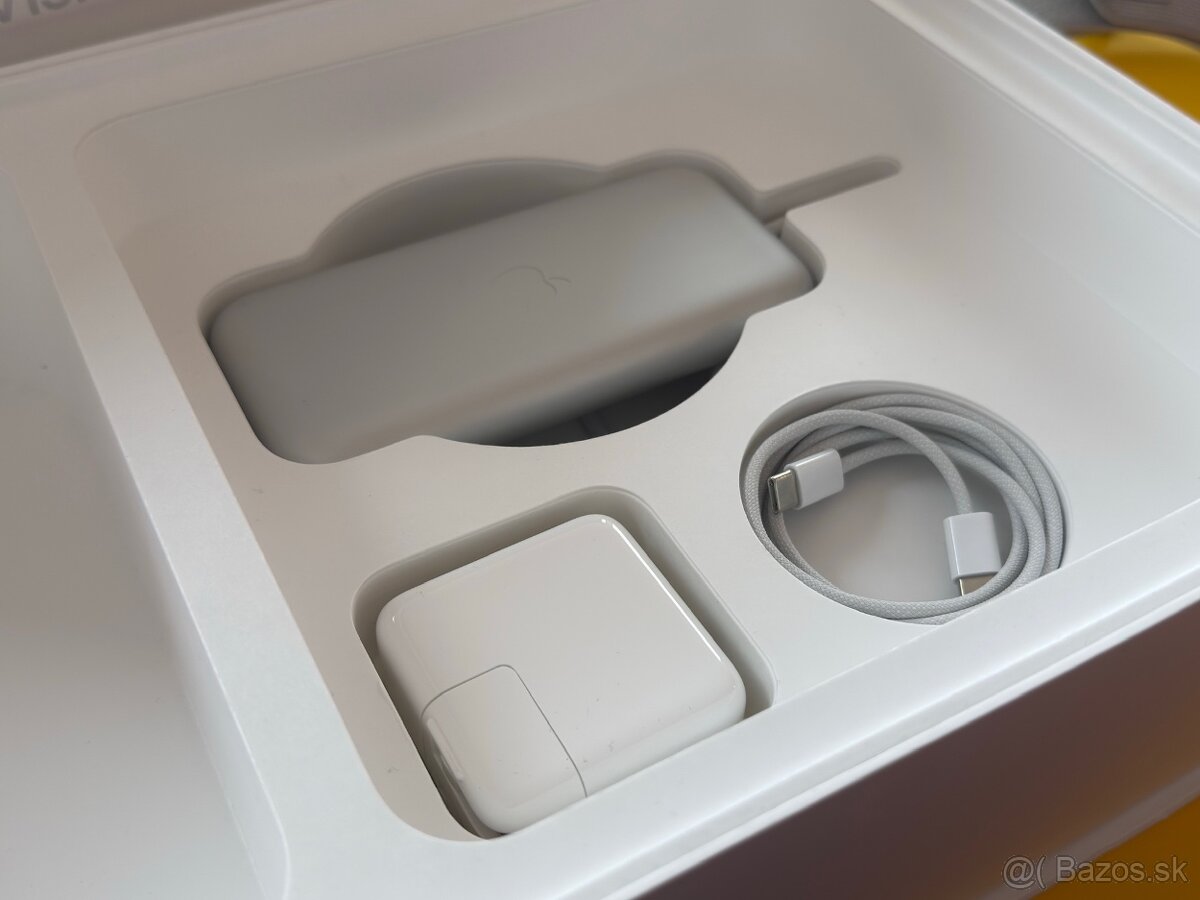 Apple Vision Pro 256GB MQL83LL/A US - 8