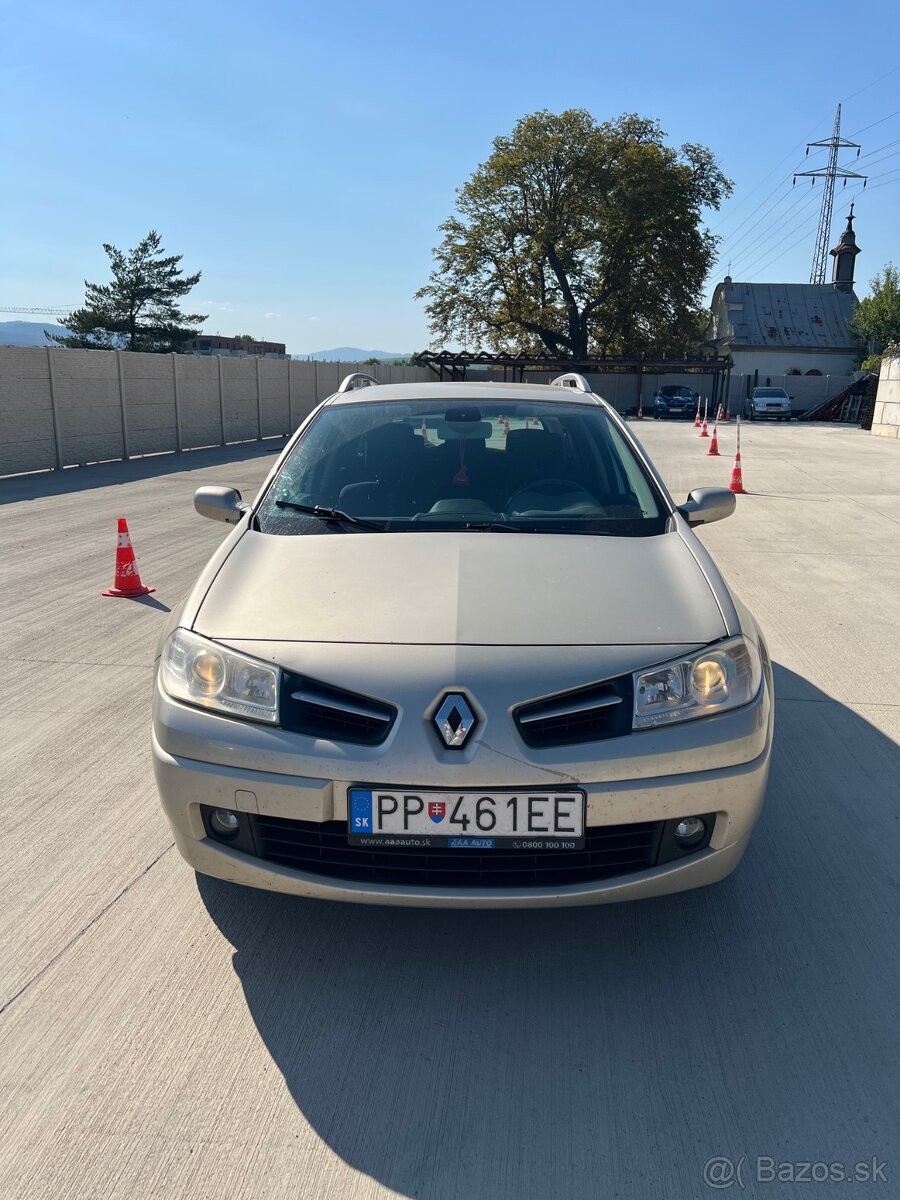 Renault Megane 1.6 - 8