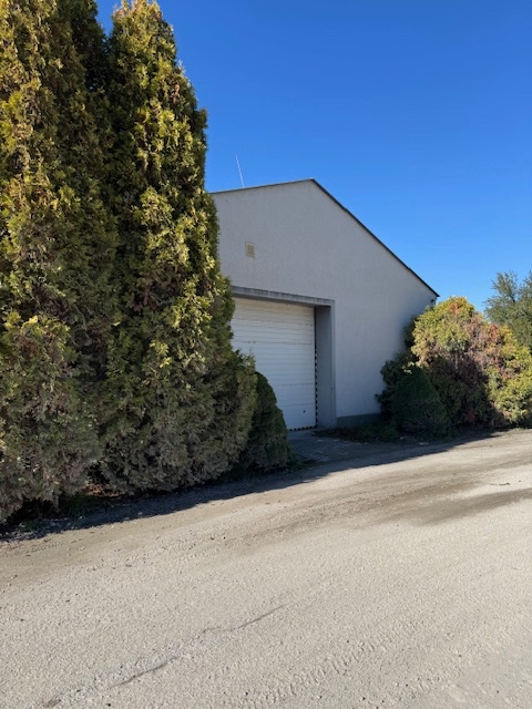 Na predaj 2 prepojené haly 1200 m2 v Dolnom Ohaji - 8