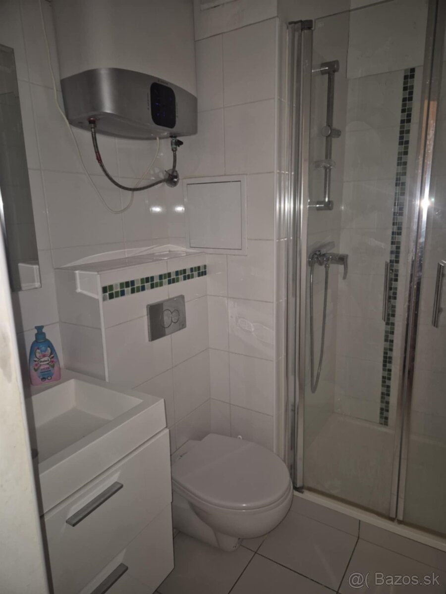 Garzónka (21 m2), ul. Hviezdna, Komárno - 8