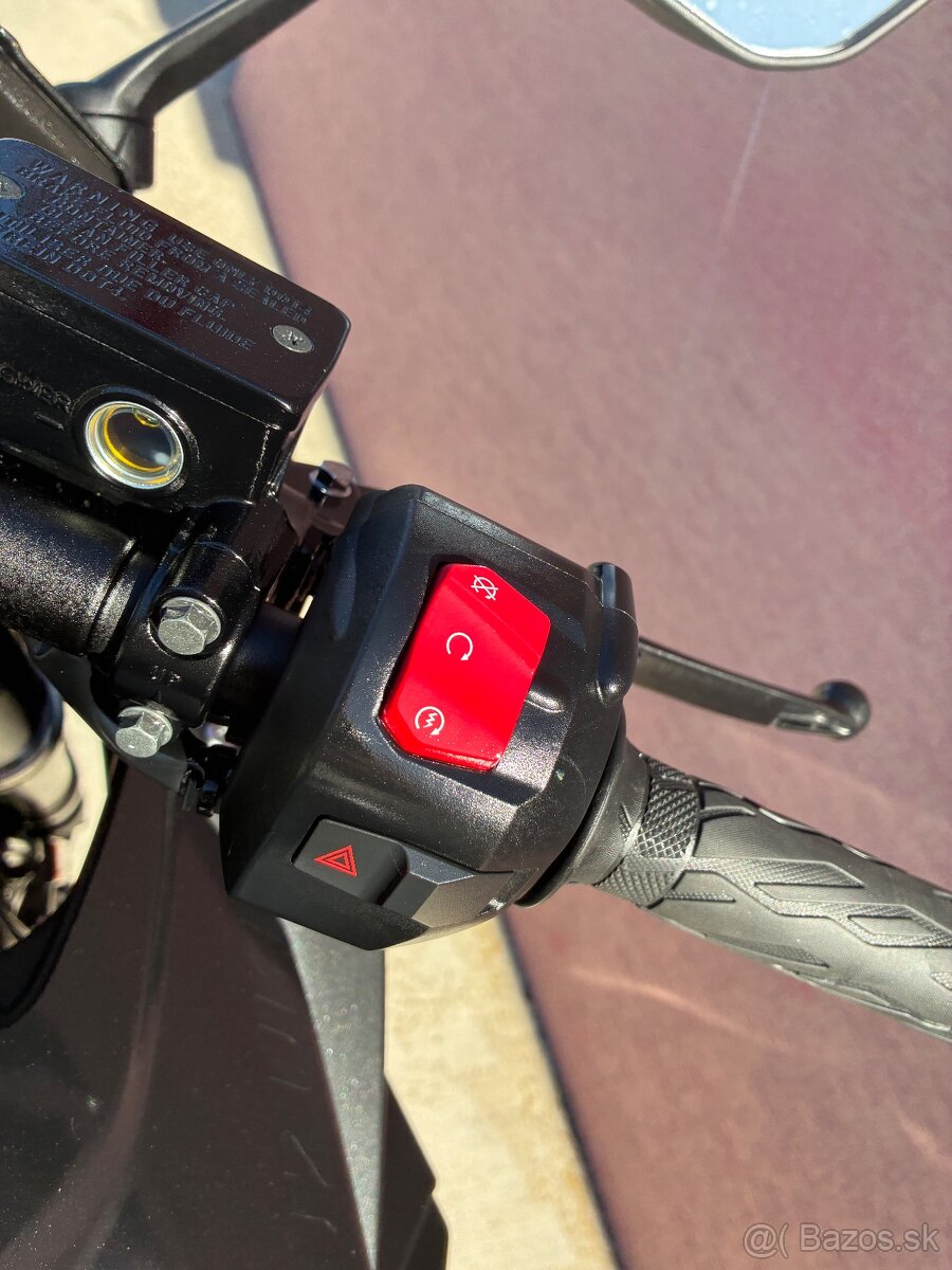 Suzuki GSX8R - 8