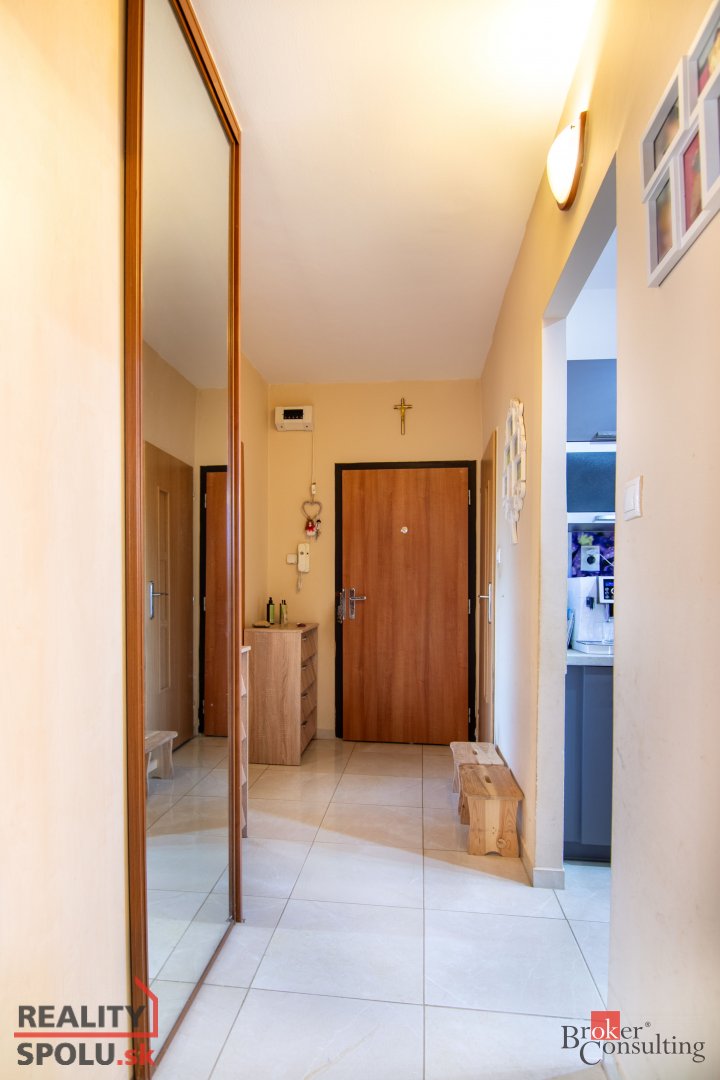 3 izbový byt v centre Nových Zámkov, 76 m2 - 8