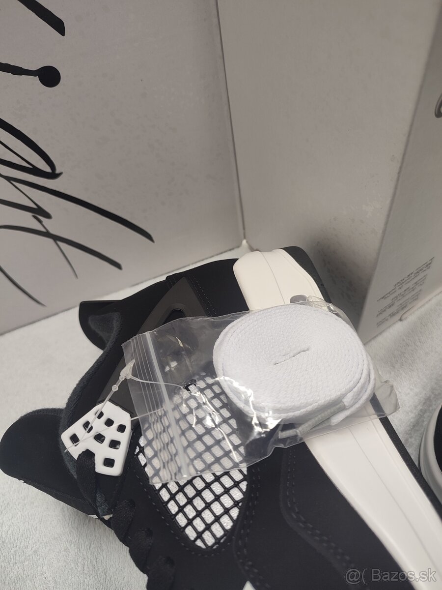 Air Jordan 4 Retro Thunder White - 8