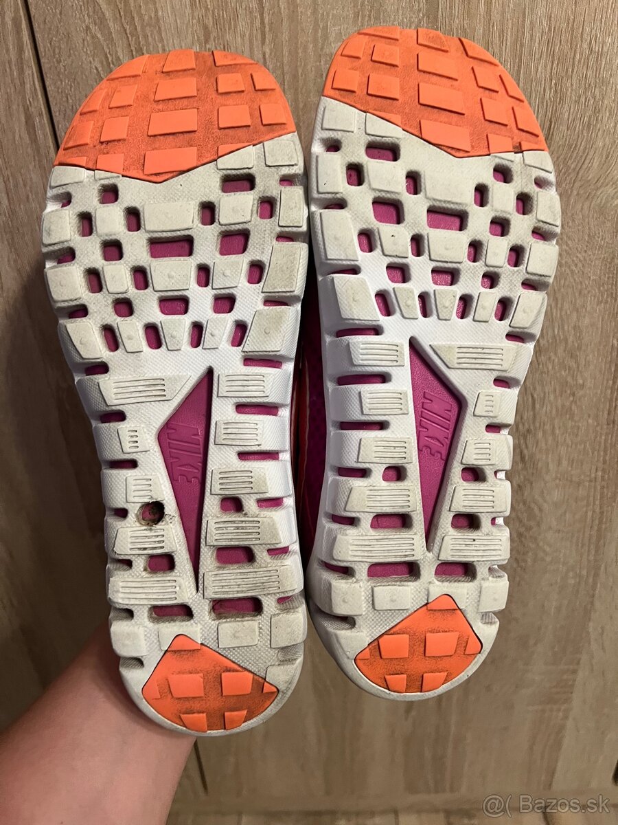 Bezecke damske botasky Nike 42 - 8