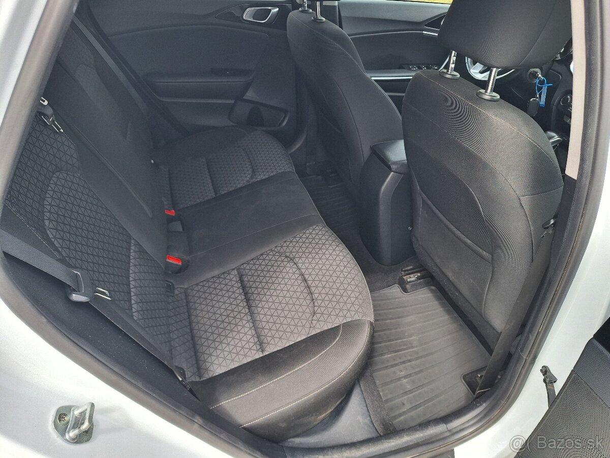 Kia Ceed SW 1.6 CRDi 136k Gold A/T r.v.2020, kúp. v SR - 8