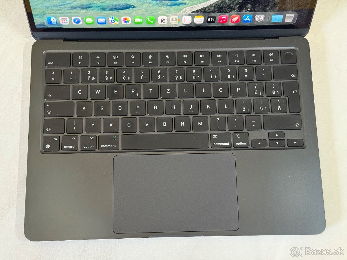 MacBook Air M3 13" komplet - 8