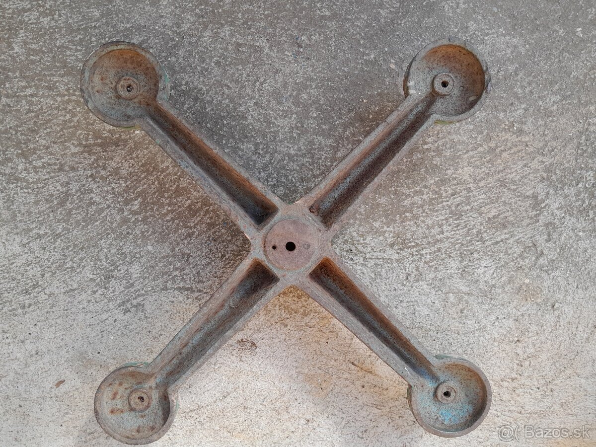 Liatinový stojan na slnečník-dáždnik. - 8