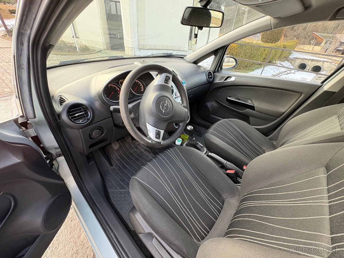 Opel Corsa 1.2 Benzín - 8