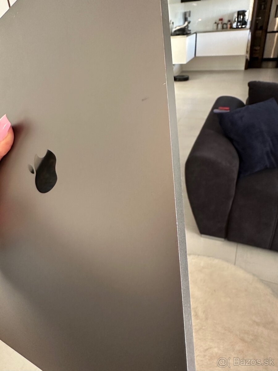 Apple MacBook Pro - 8