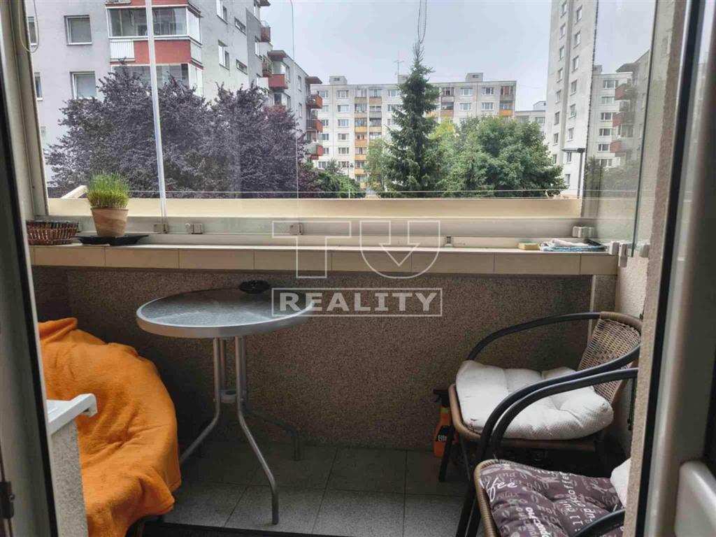 NA PREDAJ 3izbový BYT v Púchove - 8