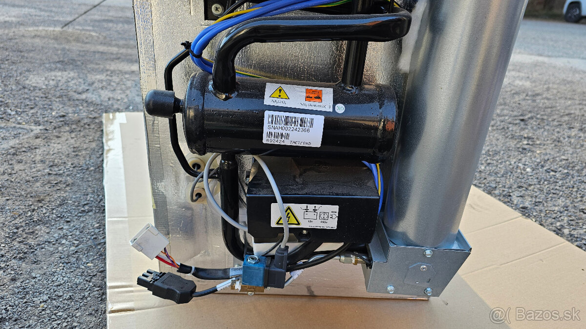 Absorpčná chladnička Thetford N4142E+ (12V, 220V, plyn) - 8