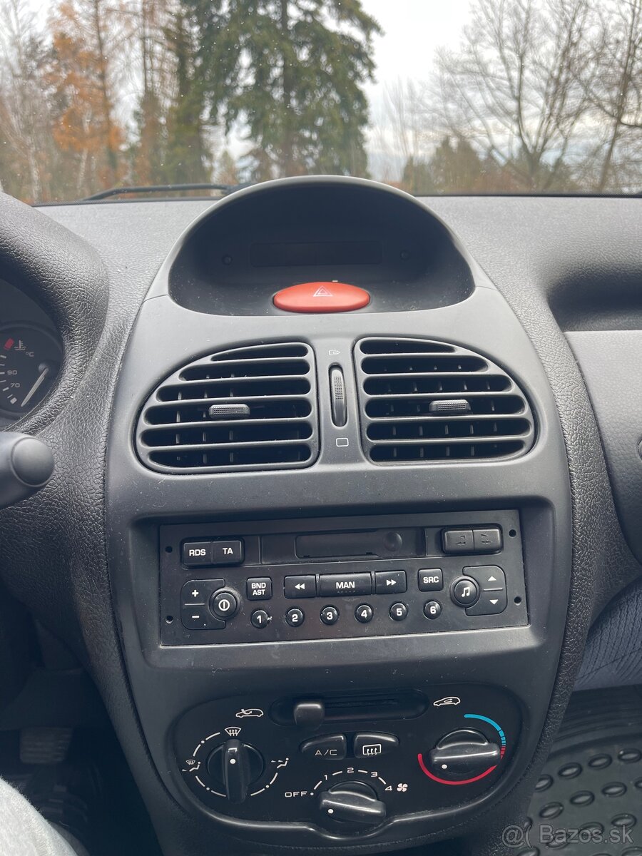 Peugeot 206 - 8